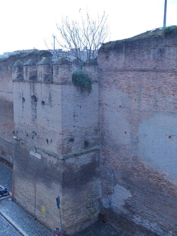 Between Termini & Colosseo Róma Kültér fotó